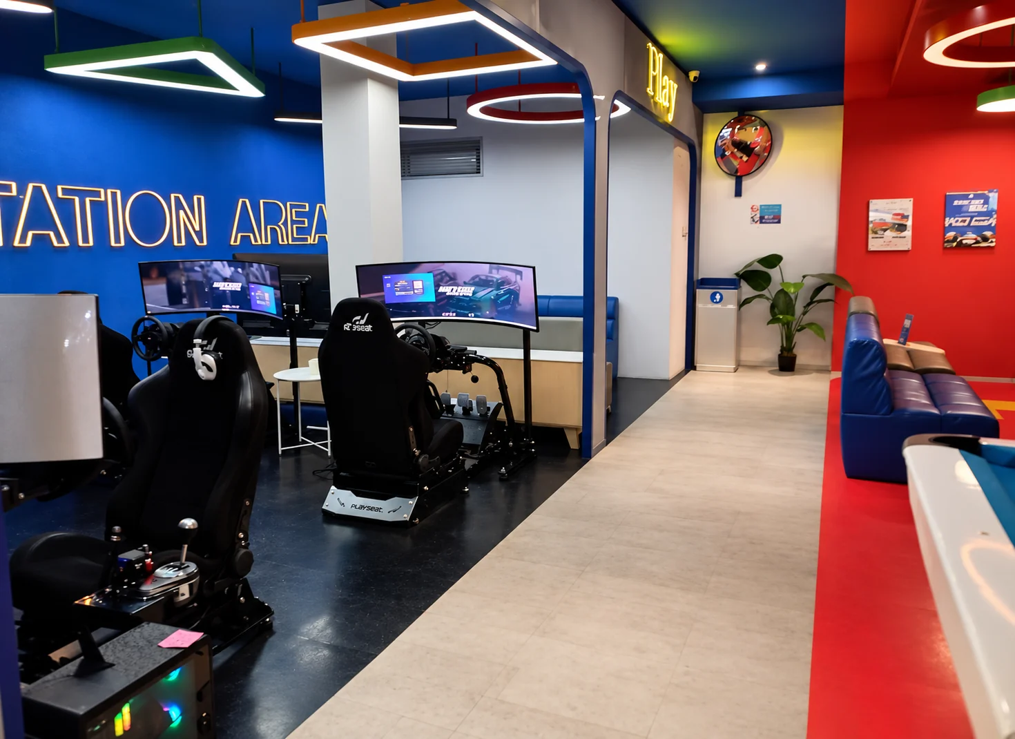 Racing games and simulator seats at DISCLOSURE